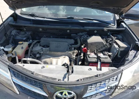 2015 Toyota Rav4 Le z USA, uszkodzony, nr VIN 2T3ZFREV6FW232900